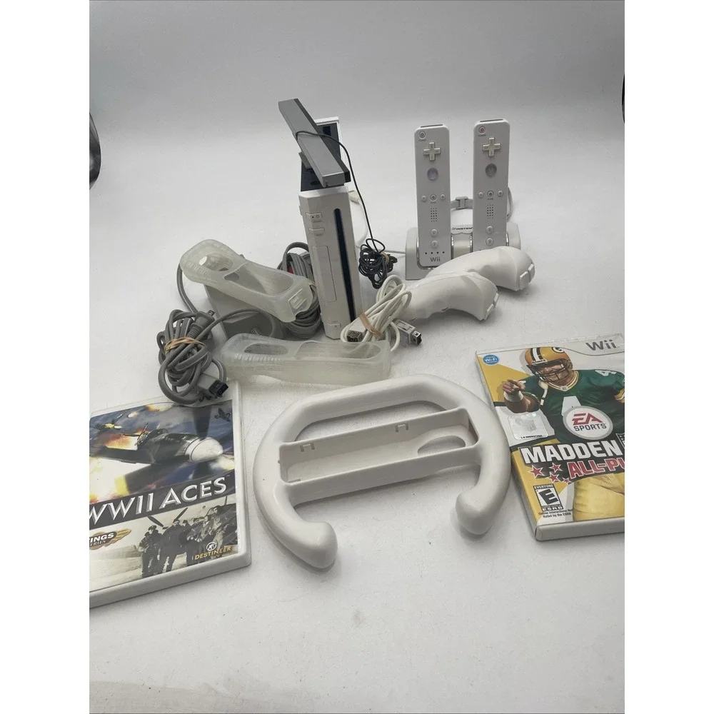Nintendo Wii Bundle RVL001 Cube -Power Supply- Sensor- Nunchucks+4 Games TESTED